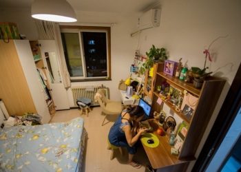 Θεσσαλονίκη: Έλυσε τη σιωπή της η 18χρονη φοιτήτρια που νοίκιασε σπίτι παγιδευμένο με κρυφή κάμερα[video]