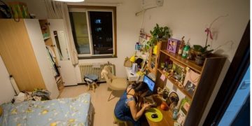 Θεσσαλονίκη: Έλυσε τη σιωπή της η 18χρονη φοιτήτρια που νοίκιασε σπίτι παγιδευμένο με κρυφή κάμερα[video]