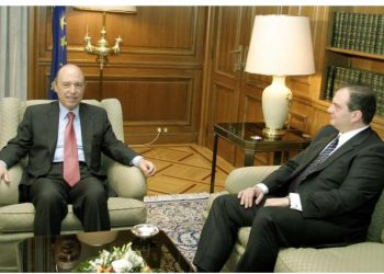 Άρθρο – φωτιά του Κώστα Σημίτη: Ο Καραμανλής φταίει για τις σημερινές τουρκικές απειλές