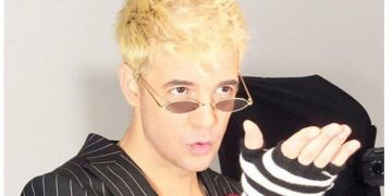 Alldaynews.gr Χαμός με τον Νίνο στο νυχτερινό κέντρο! Εκνευρισμένος σταμάτησε το τραγούδι και πέταξε το μικρόφωνο