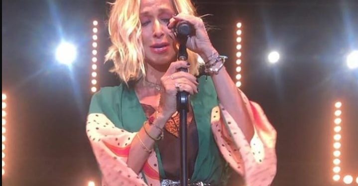 Alldaynews.gr Στη φόρα όλα τα ροζ μυστικά της Βίσση- «Κάναμε σ3ξ με τον…»