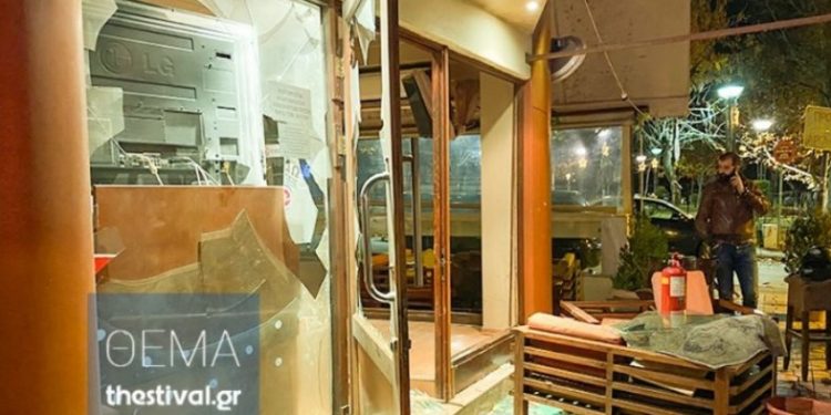 Θεσσαλονίκη: Άγρια συμπλοκή μεταξύ οπαδών τα ξημερώματα στην Καλαμαριά[video]