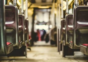 Ακατάλληλες εικόνες: Ζευγάρι κάνει σεξ μέσα στο λεωφορείο – Άφωνοι οι περαστικοί