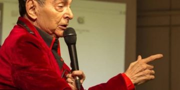 Alldaynews.gr Δύσκολες ώρες για τον τραγουδιστή Τέρη Χρυσό-Τον πρόδωσε η καρδιά του