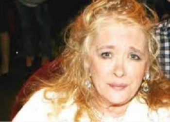 «Περιμένω τη λύτρωση…»-Ο Γολγοθάς της Νόρας Βαλσάμη και τα θλιμμένα Χριστούγεννα στη Σύρο