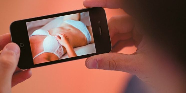 Alldaynews.gr Στείλε βίντεο ή ανεβάζω τις γυμνές σου φωτογραφίες