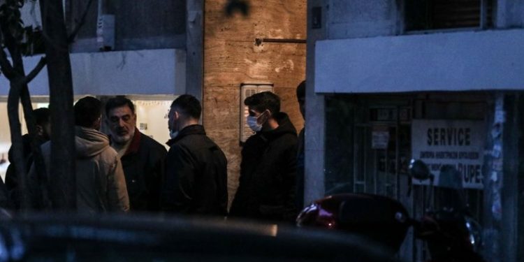 Θρίλερ στα Πετράλωνα: Τεμάχισα και πέταξα τον Νονό μου στα Σκουπίδια[video]