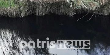 Πηνειός: Εφιαλτικές εικόνες – Μαύρος ο ποταμός, τεράστια οικολογική ρύπανση