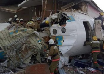 «Ακούγονταν βογκητά και ουρλιαχτά» – Σοκάρουν οι περιγραφές των επιζώντων από την αεροπορική τραγωδία [video]