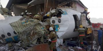 «Ακούγονταν βογκητά και ουρλιαχτά» – Σοκάρουν οι περιγραφές των επιζώντων από την αεροπορική τραγωδία [video]