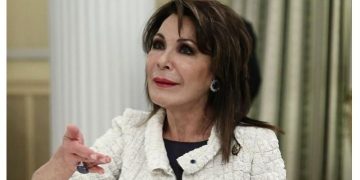 Alldaynews.gr Με το “Καλημέρα” άρχισε να καθαρίζει κόσμο η Γιάννα Αγγελοπούλου !!