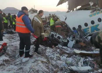 Αεροπορική τραγωδία: Συντριβή αεροσκάφους με 100 επιβάτες (pics)