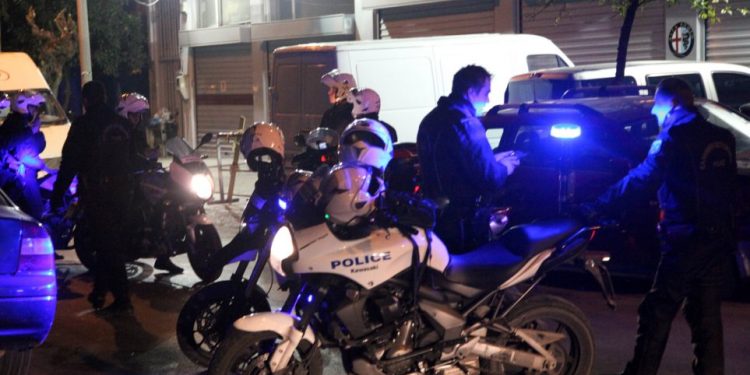 Alldaynews.gr Άγρια καταδίωξη στο Χαϊδάρι: Ο οδηγός εμβόλισε τρία ΙΧ και διέφυγε πεζός