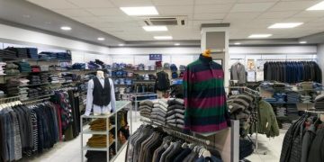 Λουκέτο σε πολυεθνική αλυσίδα ένδυσης στην Ελλάδα (pics)