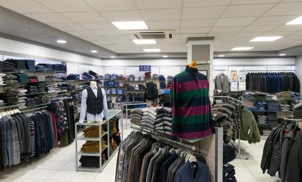 Λουκέτο σε πολυεθνική αλυσίδα ένδυσης στην Ελλάδα (pics)