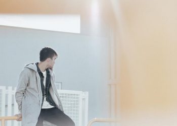 Καθηγήτρια υιοθέτησε 15χρονο και έκανε σ3ξ μαζί του