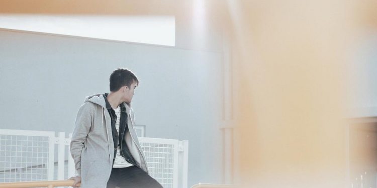 Καθηγήτρια υιοθέτησε 15χρονο και έκανε σ3ξ μαζί του