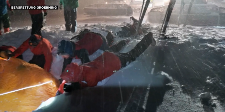 Alldaynews.gr Ήταν θαμμένος στο χιόνι για πέντε ώρες και ανασύρθηκε ζωντανός (vid)