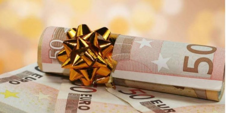 Alldaynews.gr Δώρο Χριστουγέννων: Online υπολογισμός – Ποιοι και πόσο δικαιούνται