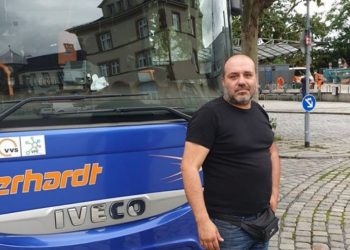Έλληνας οδηγός λεωφορείου στην Γερμανία, έσωσε από πνιγμό δίχρονο κοριτσάκι