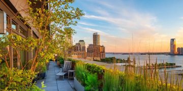 Ακούσαμε πόσο πουλάει η Μέριλ Στριπ το πολυτελές ρετιρέ της στη Νέα Υόρκη και μείναμε με ανοιχτό το στόμα!