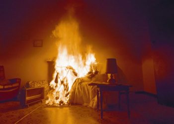 Φρικτό ερωτικό έγκλημα για την κόρη του παπά που την εγκατέλειψε: Την έκαψε επειδή δεν ήθελε να φύγει στο εξωτερικό