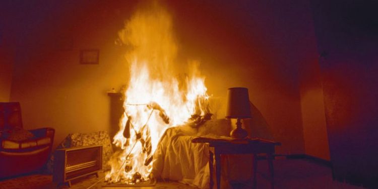 Alldaynews.gr Φρικτό ερωτικό έγκλημα για την κόρη του παπά που την εγκατέλειψε: Την έκαψε επειδή δεν ήθελε να φύγει στο εξωτερικό