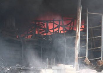 Τραγωδία στη Μυτιλήνη: 27χρονη κάηκε ζωντανή μπροστά στα  παιδιά της