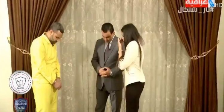 Alldaynews.gr Σκλάβα του σεξ μαχητή του ISIS συναντά τον βιαστή της: «Κοίτα με! Έχεις αισθήματα; Έχεις τιμή;» (vid)