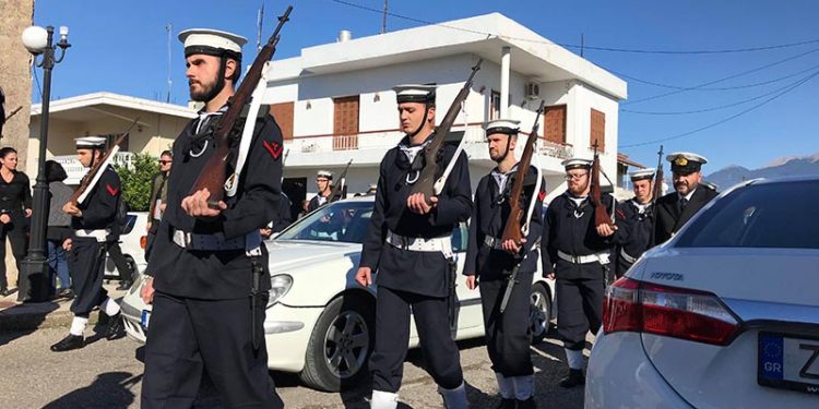 Ράγισαν καρδιές στο τελευταίο αντίο στον 29χρονο Πέτρο Σχισμένο[photos]