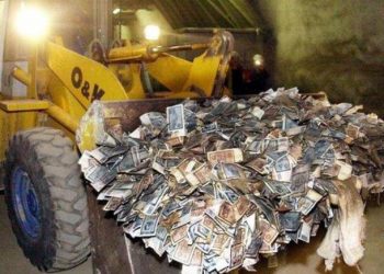 Γερμανία: Εκατοντάδες εκατομμύρια μάρκα ξεχασμένα σε υπόγεια και αυτοσχέδιες κρυψώνες – Πληρώνοντας με μάρκα στα H&M