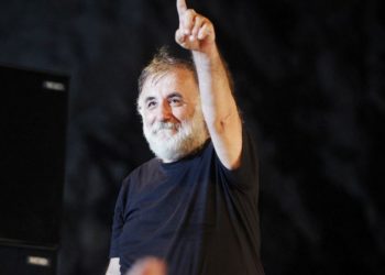 Παράκληση της οικογένειας Μικρούτσικου: Όχι στεφάνια, λεφτά στα ασυνόδευτα της Μόριας