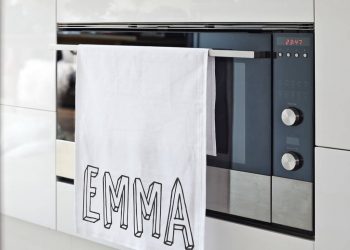 Γιατί δεν πρέπει να κρεμάτε την πετσέτα στην χειρολαβή του φούρνου;