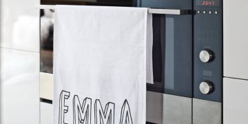Alldaynews.gr Γιατί δεν πρέπει να κρεμάτε την πετσέτα στην χειρολαβή του φούρνου;