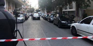 Έγκλημα στα Πετράλωνα: «Σκότωσα το νονό μου ενώ κοιμόταν γιατί χτυπούσε τη μάνα μου» λέει ο 21χρονος (Video)