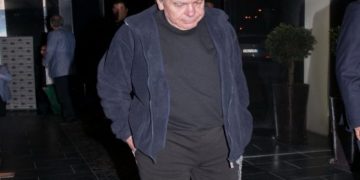 Alldaynews.gr Τραγικές στιγμές για τον Γιάννη Πουλόπουλο: Δείτε πως και γιατί του «έφαγαν», το «χρυσό» ακίνητο στην Εκάλη