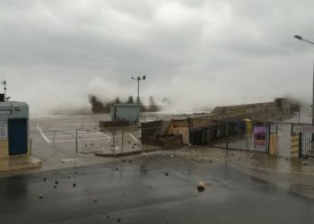 Παρά τρίχα τραγωδία για τον Έλληνα ναυτικό που έπεσε από πλοίο