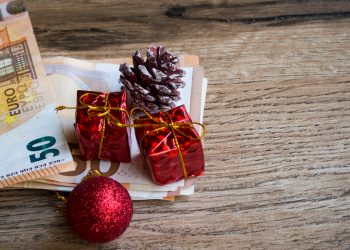 Πότε πληρώνονται κοινωνικό μέρισμα, Δώρο Χριστουγέννων, επιδόματα και συντάξεις – ΑΝΑΛΥΤΙΚΑ