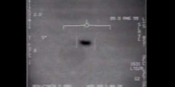 Alldaynews.gr Ο πιλότος που είδε το UFO Tic Tac το 2004 σπάει τη σιωπή του και τρομάζει! (vid)