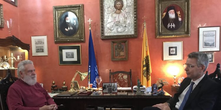 Μητροπολίτης Σύρου: «Δεν θα ήθελα ποτέ να ξαναδώ τη Σύρα να περνά τα “μαύρα” Χριστούγεννα του 2017»