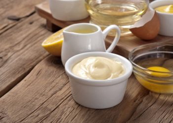 Xαμός με την διαφήμιση της «Hellman’s»: Να αποσυρθεί ζητάνε οι ελληνικές εταιρείες (βίντεο)