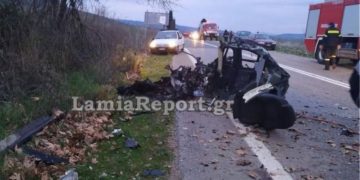 Alldaynews.gr Σοκαριστικό τροχαίο στη Φθιώτιδα με ένα νεκρό και δυο τραυματίες: Αυτοκίνητο χτύπησε σε πλάτανο, κόπηκε στα δυο και πήρε φωτιά
