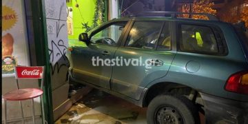 Alldaynews.gr Θεσσαλονίκη: Καταδίωξη τζιπ κατέληξε σε ανοιχτό μπουγατσάδικο! Άνοιξαν τις πόρτες και Πήδηξαν από το τζιπ εν κινήσει (pics, video)