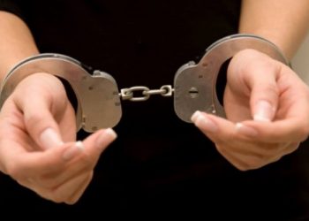 Alldaynews.gr Παλαιό Φάληρο: Συνελήφθη 32χρονη που παρίστανε εκπρόσωπο των Παιδικών Χωριών SOS