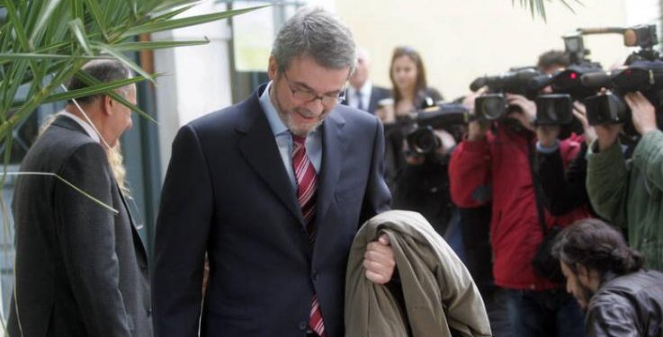 Alldaynews.gr Siemens: 15 χρόνια κάθειρξη στον φαντομά Χριστοφοράκο – Ίδια ποινή και σε Καραβέλα, Μαυρίδη