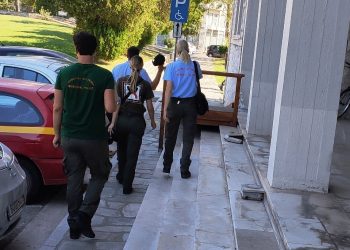 Βόλος: 30χρονος επιτέθηκε σε δημοτική αστυνόμο για μια κλήση