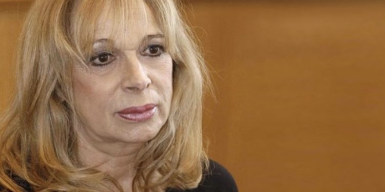 Alldaynews.gr Δύσκολες ώρες για την Άννα Φόνσου-Εσπευσμένα στο νοσοκομείο