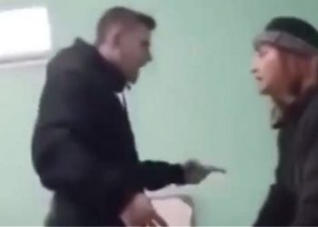 Μαθητής βρίζει χυδαία καθηγήτρια για μια… απουσία! «Θα σας κάψω όλους ρε! Θα σε καταστρέψω» (video)