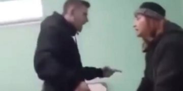 Alldaynews.gr Μαθητής βρίζει χυδαία καθηγήτρια για μια… απουσία! «Θα σας κάψω όλους ρε! Θα σε καταστρέψω» (video)