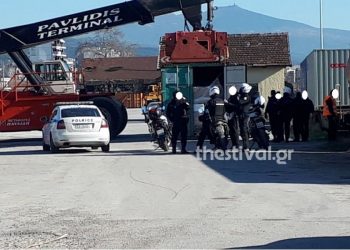 ΤΩΡΑ: Εντοπίστηκε κοντέινερ με μετανάστες στη Θεσσαλονίκη (pics, video)